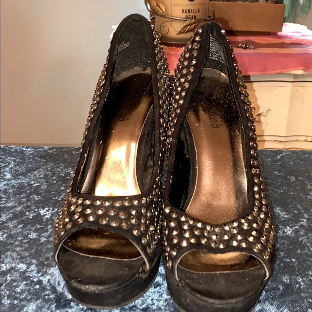 Woman’s platforms